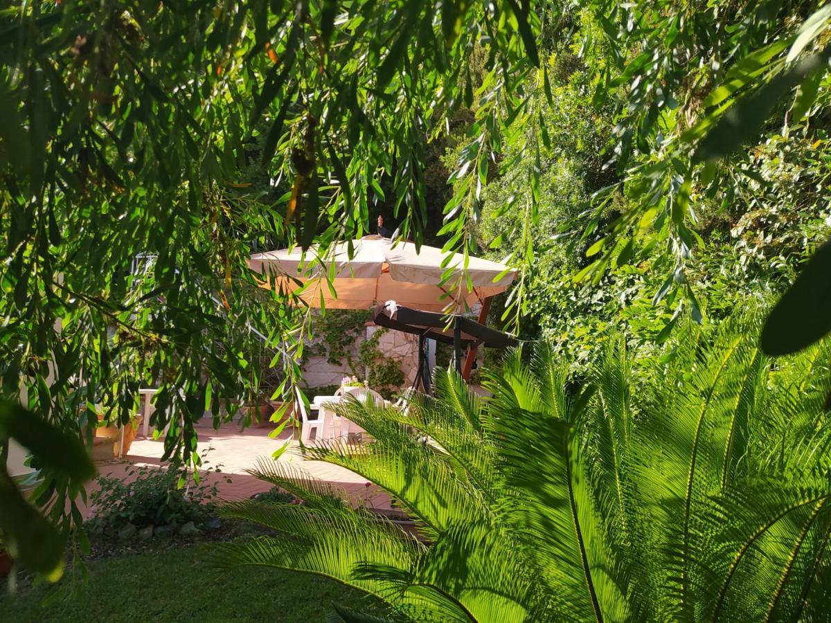 Tra Mare E Bosco Nella Splendida Quercianella Villa Bagian luar foto