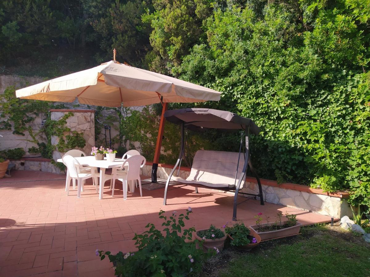 Tra Mare E Bosco Nella Splendida Quercianella Villa Bagian luar foto