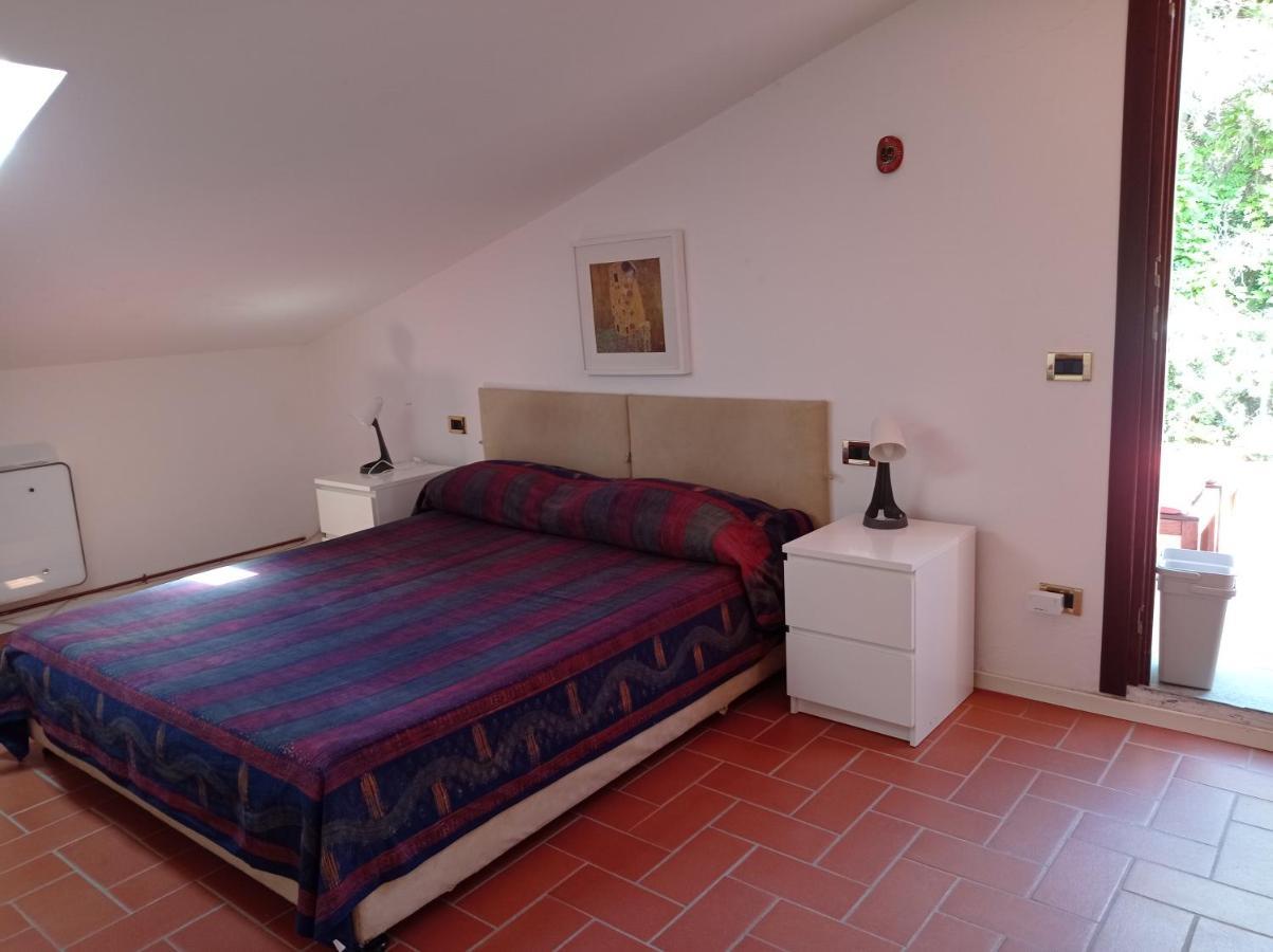 Tra Mare E Bosco Nella Splendida Quercianella Villa Bagian luar foto