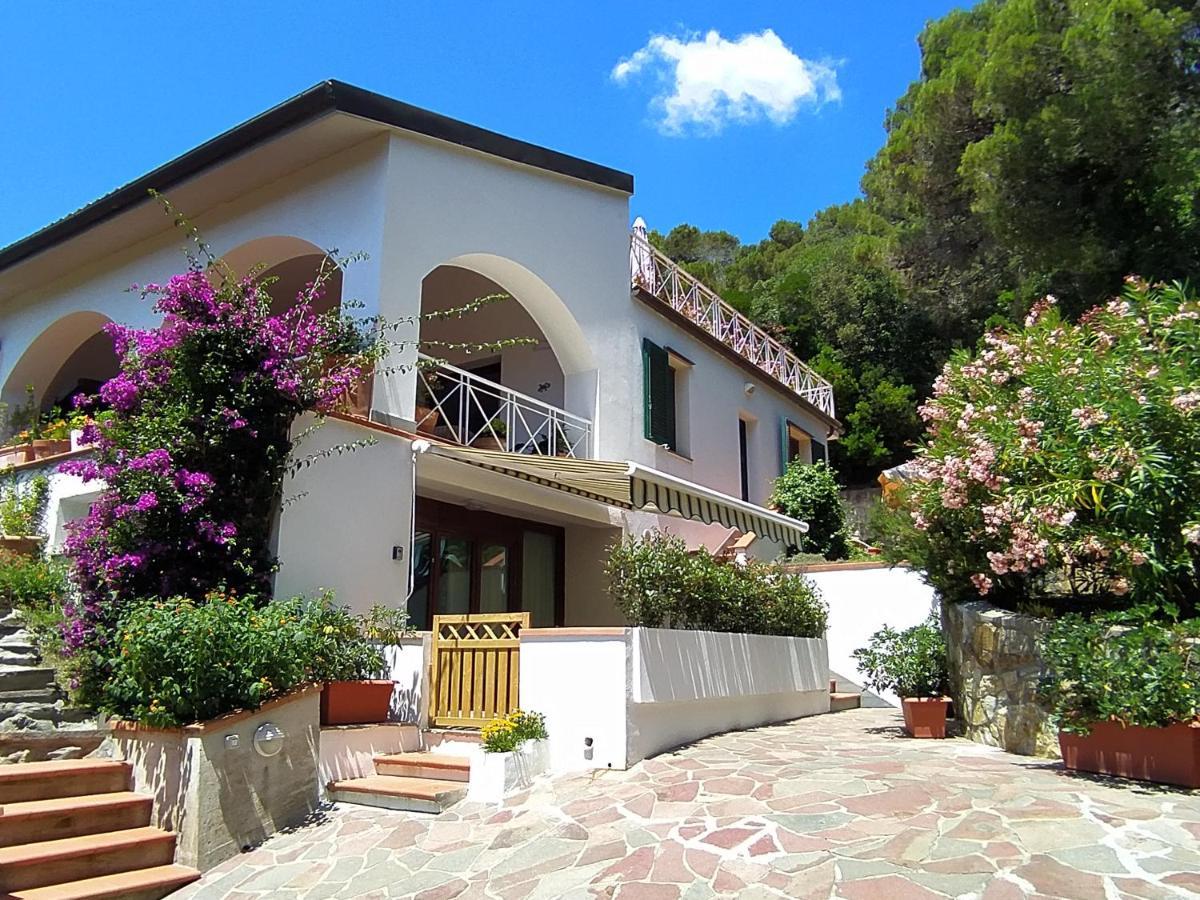 Tra Mare E Bosco Nella Splendida Quercianella Villa Bagian luar foto